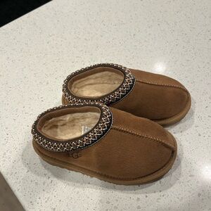 UGG Kids Chestnut Suede Slip-On Shearling Slippers